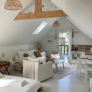 Appartement Cosy Avec Coin Jardin, Lancieux